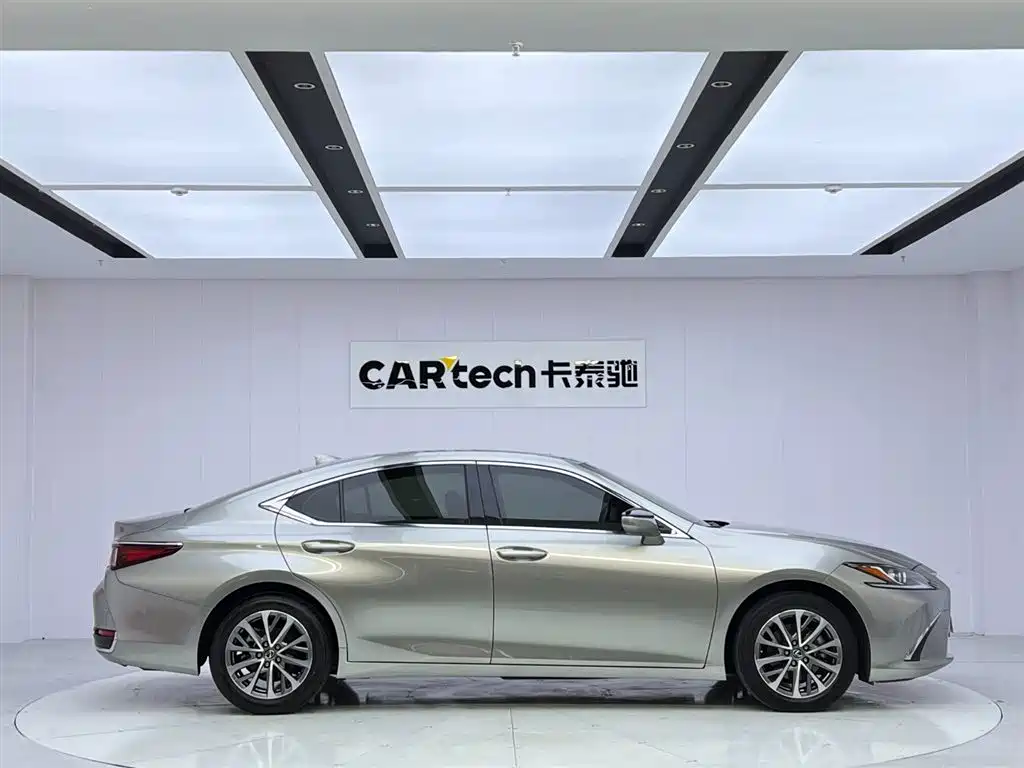 Lexus ES 2021 200 Excellence Edition фото 6