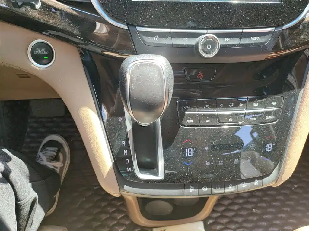 Buick GL8 2017 ES 28T Flagship China V фото 7