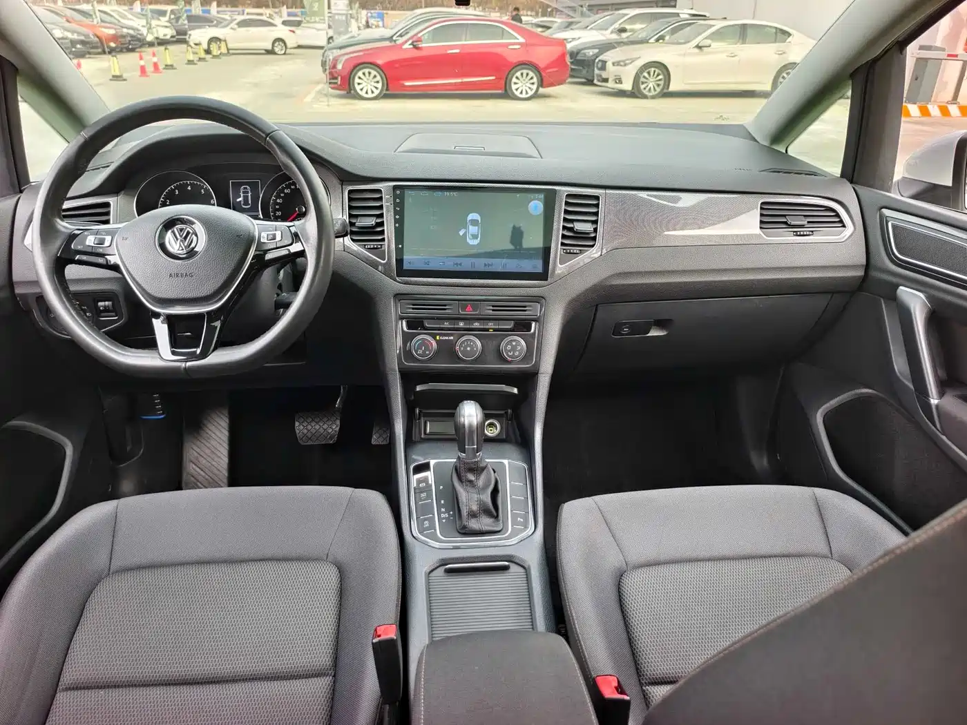 Volkswagen Golf Sportsvan 2016 230TSI Automatic Progressive фото 11