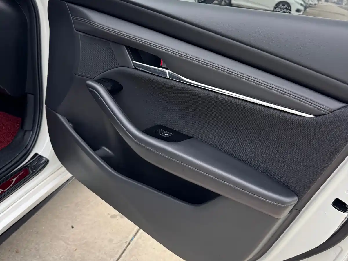 Mazda MAZDA3, миниатюра 17