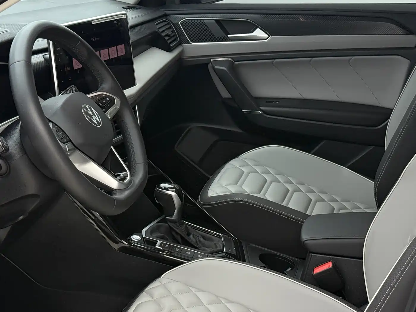 Volkswagen Tayron 2023 280TSI 2WD Luxury Plus Advanced Edition фото 19
