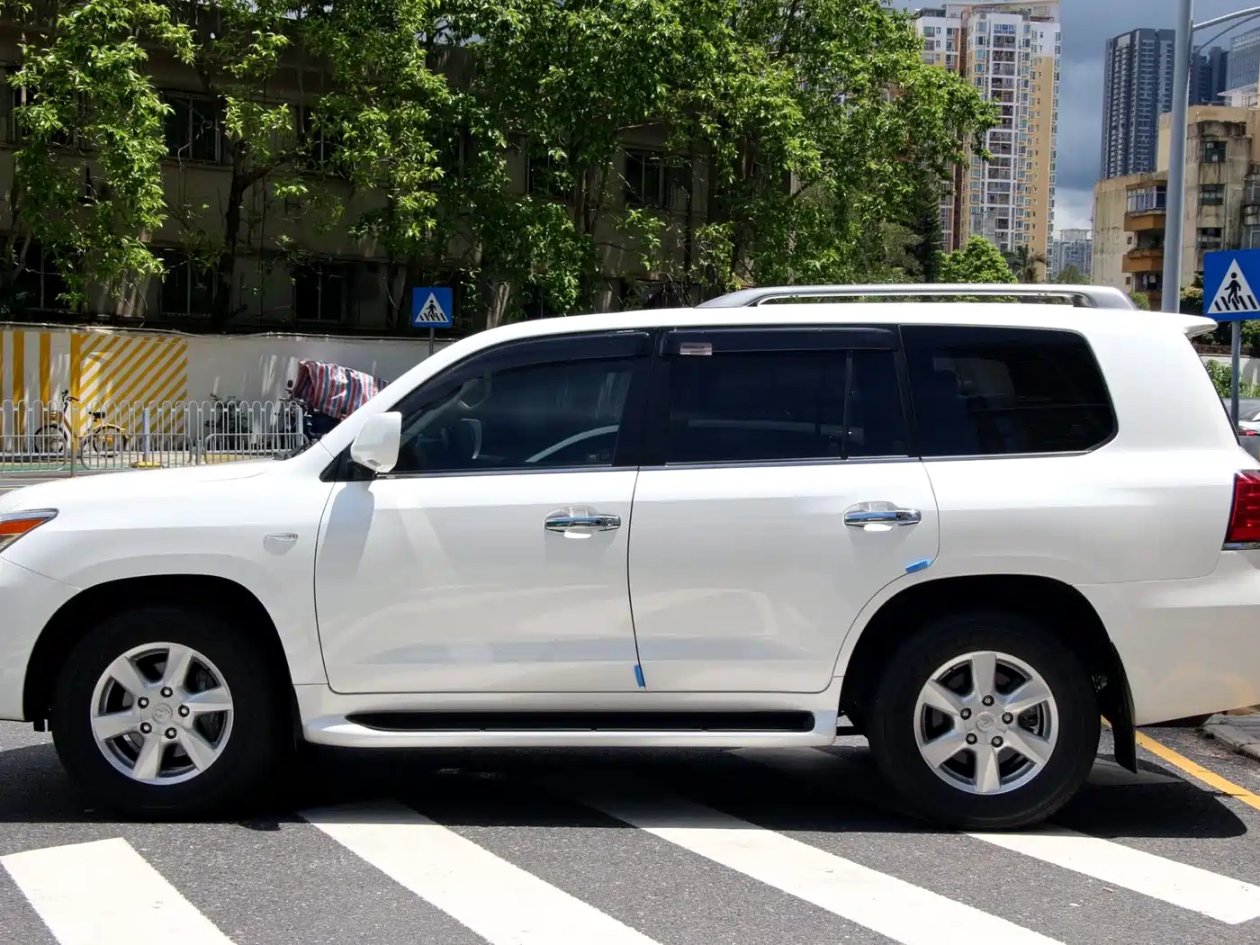 Lexus LX 2009 570 фото 3
