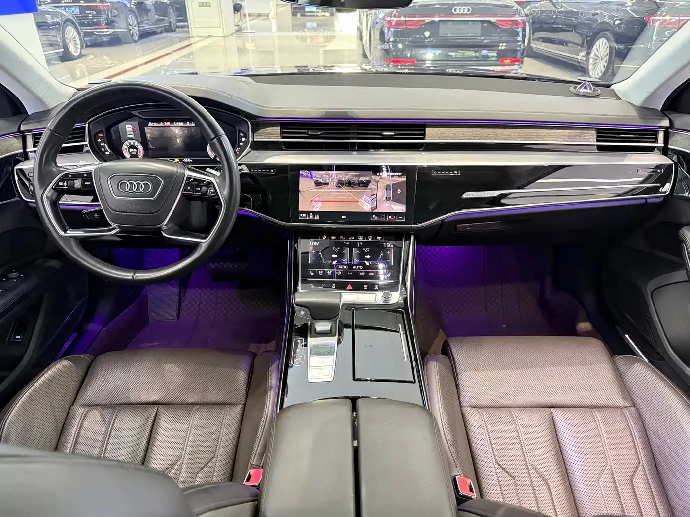 Фото 7 - Audi A8