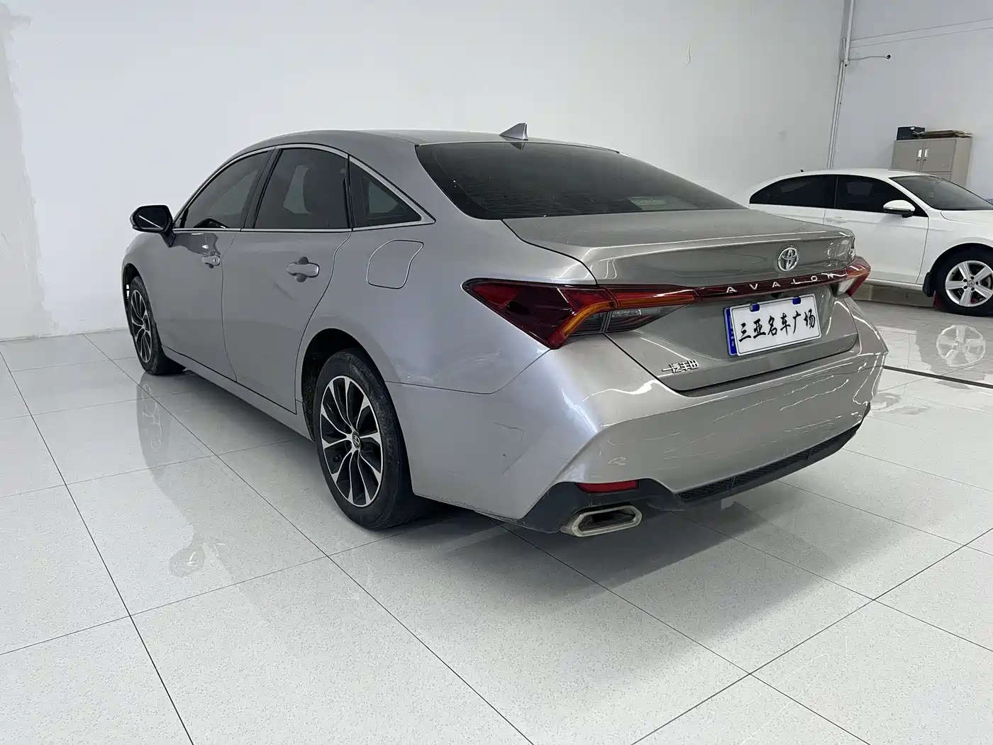 Toyota Avalon 2023 2.0L Aspiration Edition фото 4