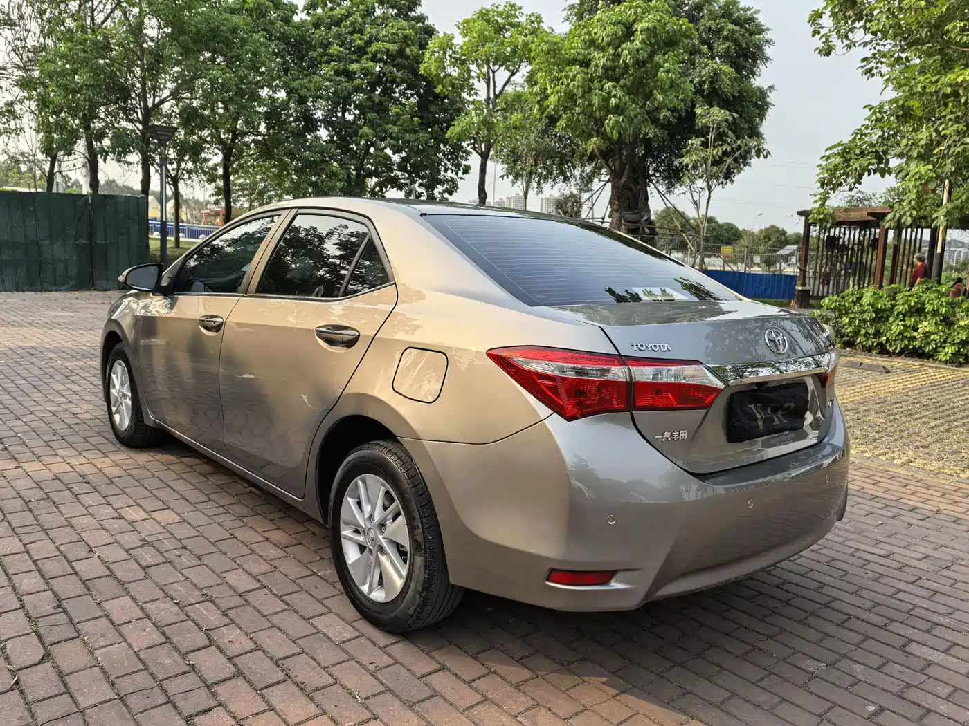 Toyota Corolla 2014 1.6L CVT GL фото 4