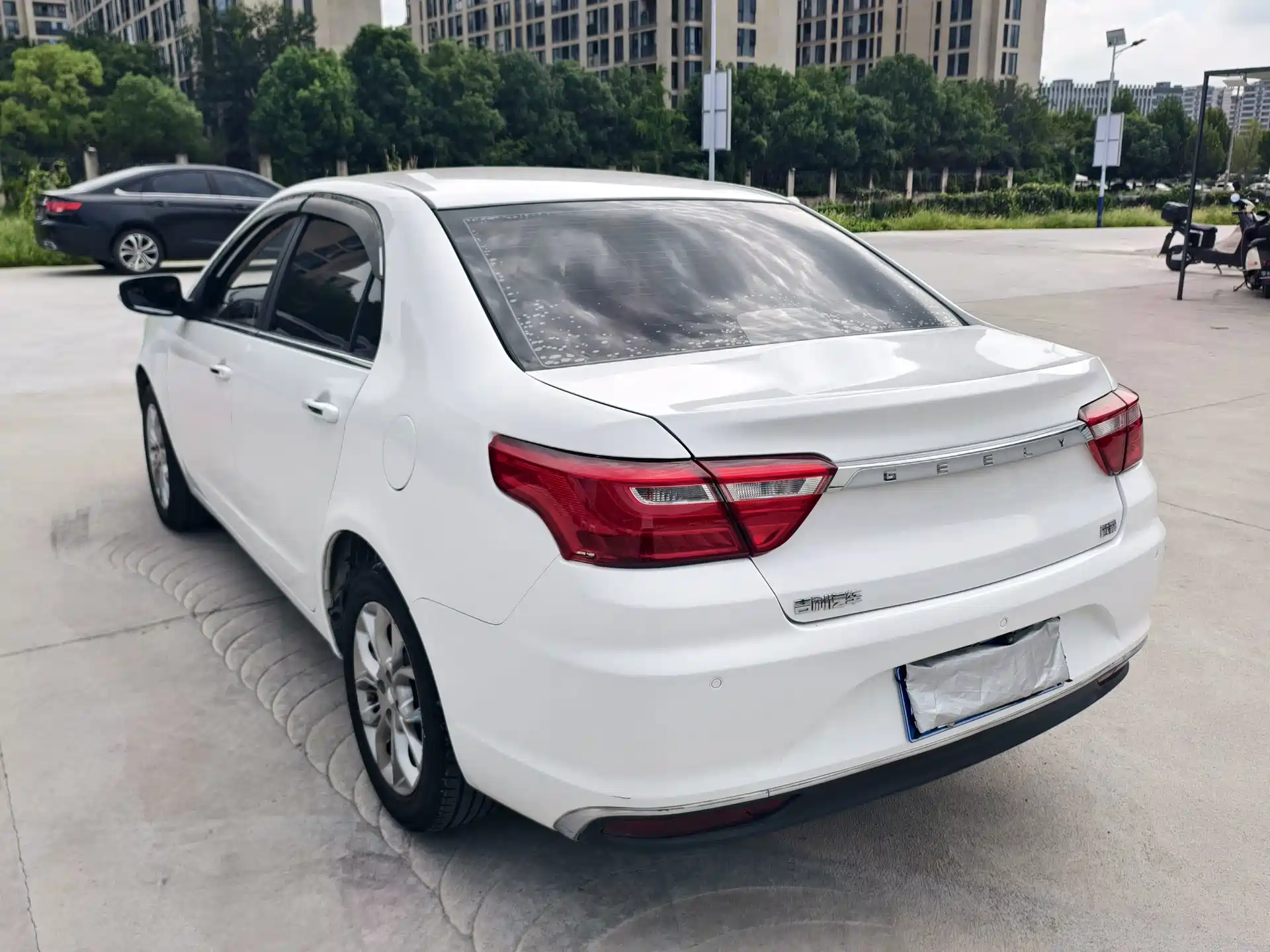 Фото 5 - Geely Vision