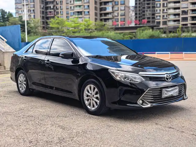 Toyota Camry 2015 2.0G Leading Edition — фото 3