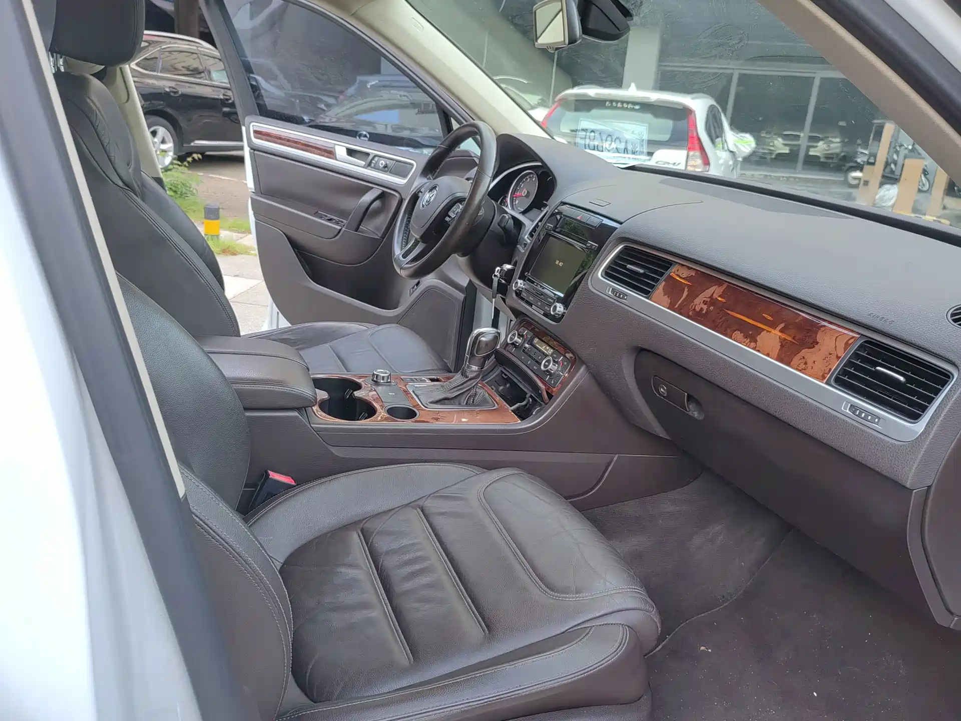 Фото 11 - Volkswagen Touareg