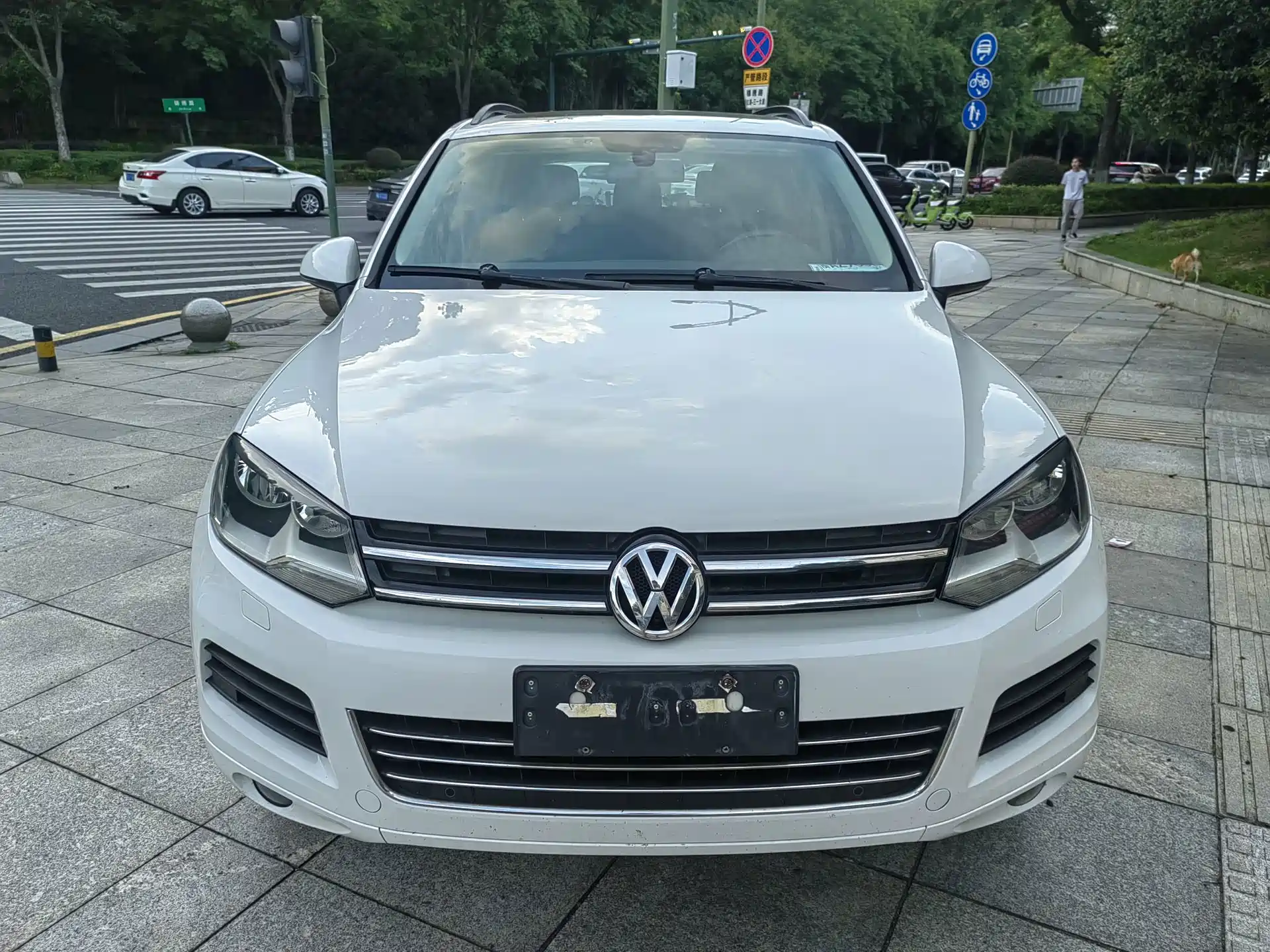Фото 3 - Volkswagen Touareg