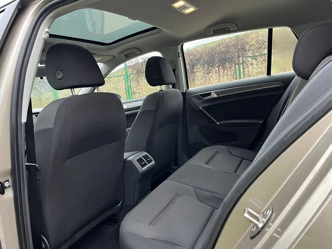 Volkswagen Golf 2017 230TSI Auto Comfort Millionth Anniversary Edition фото 9