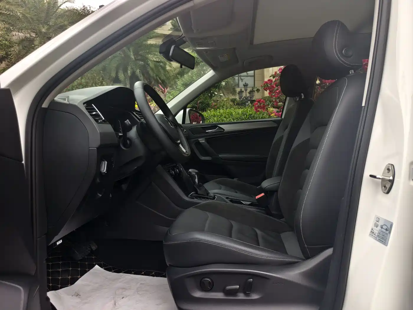 Volkswagen Tiguan L 2021 330TSI Automatic 2WD Smart фото 9