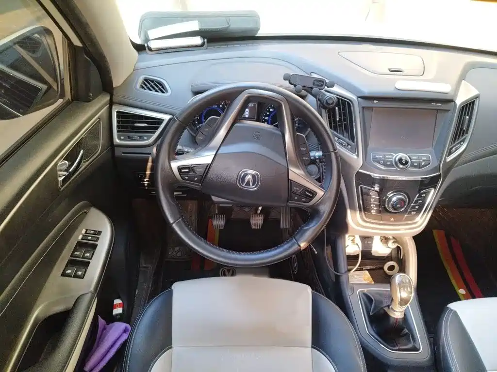 Фото 3 - Changan CS35