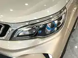 Фото 24 - Geely Vision X3