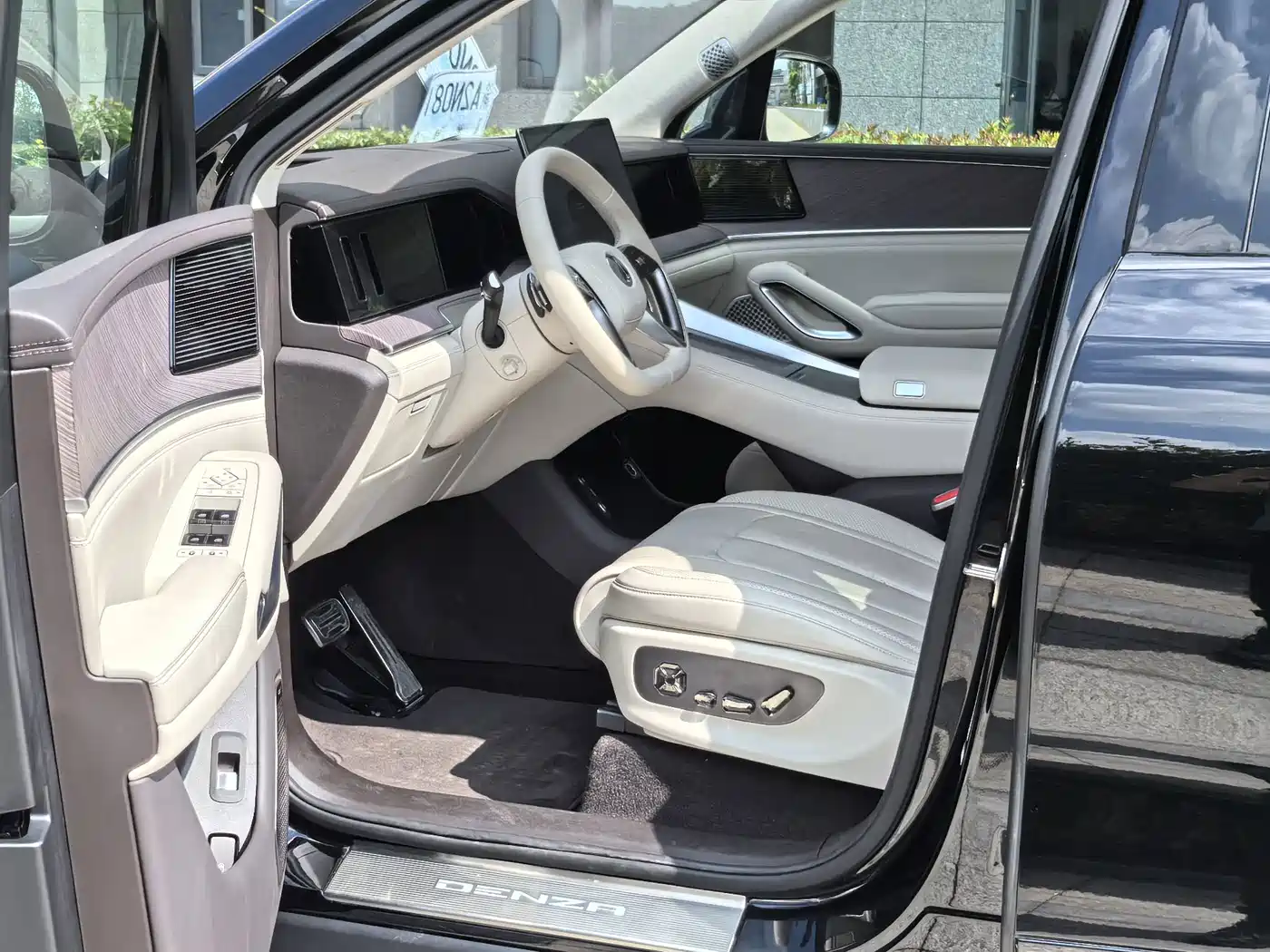 Denza N9 2025 2025 Model Prestige Edition