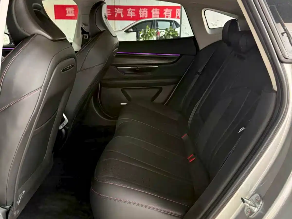 Фото 8 - XPeng P7