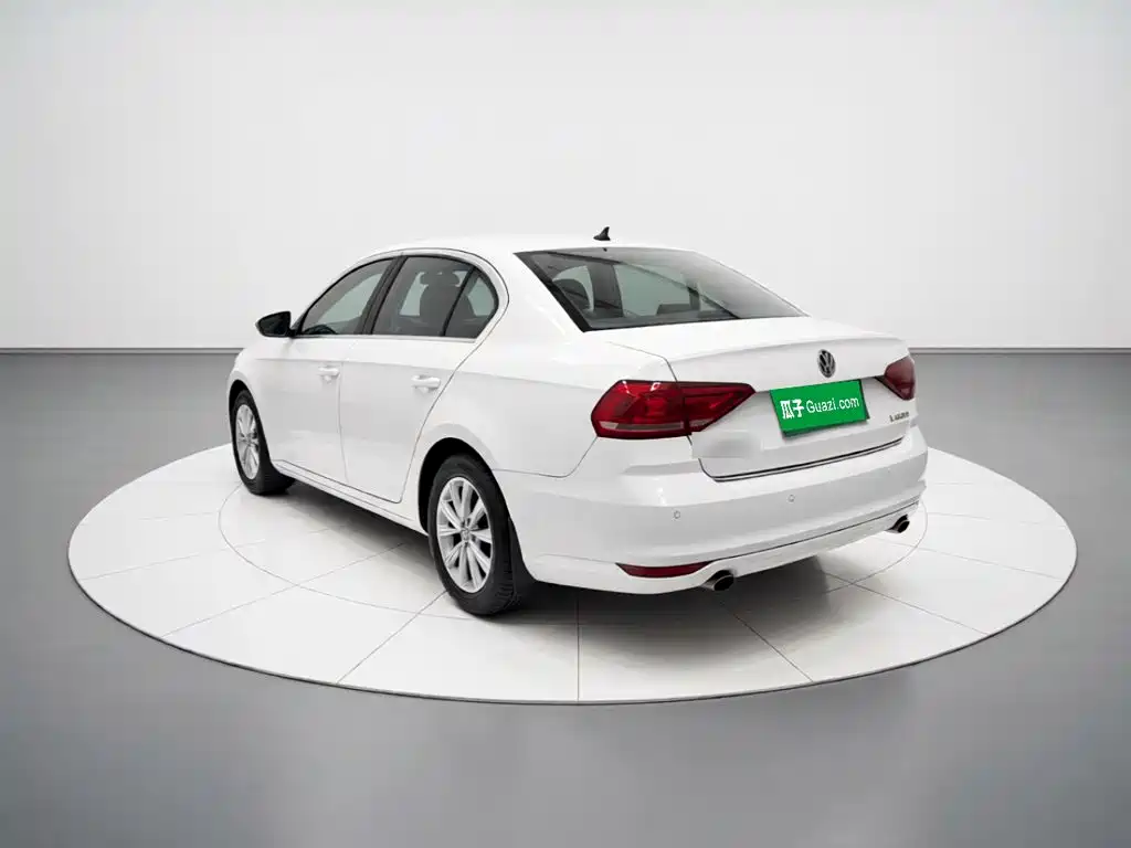 Фото 4 - Volkswagen Lavida