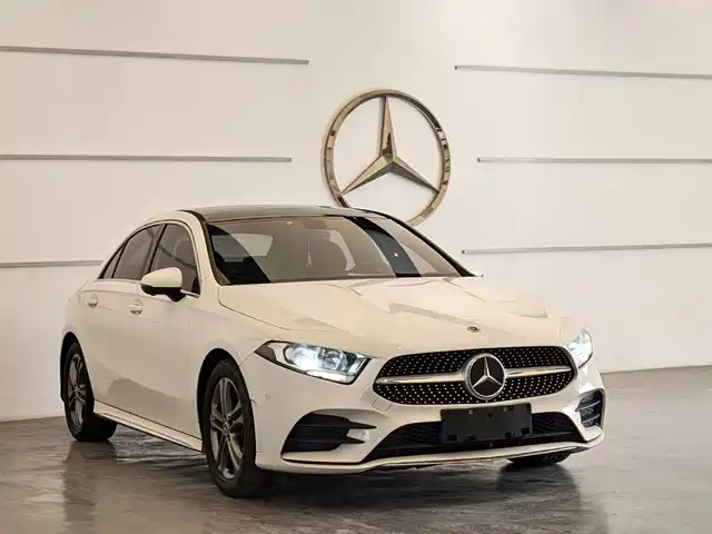 Mercedes-Benz A-Class 2021 A 180 L Sports Sedan — фото 2