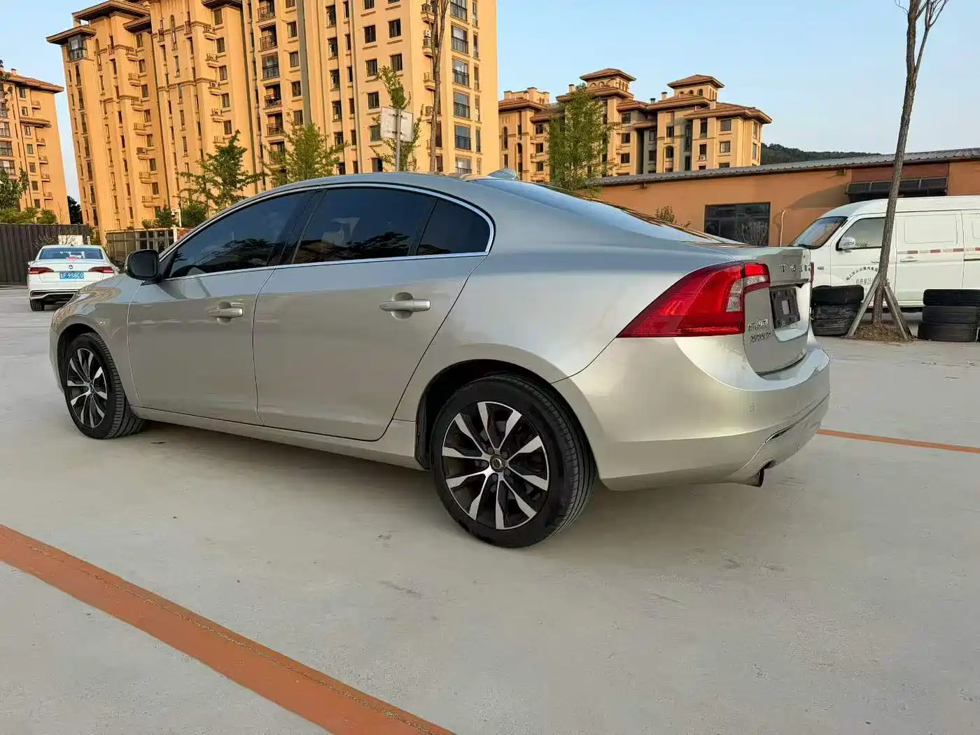 Фото 6 - Volvo S60