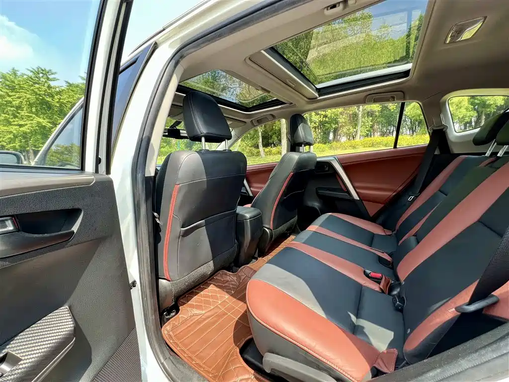 Toyota RAV4 Rongfang 2015 2.5L Automatic 4WD Elite Edition фото 11