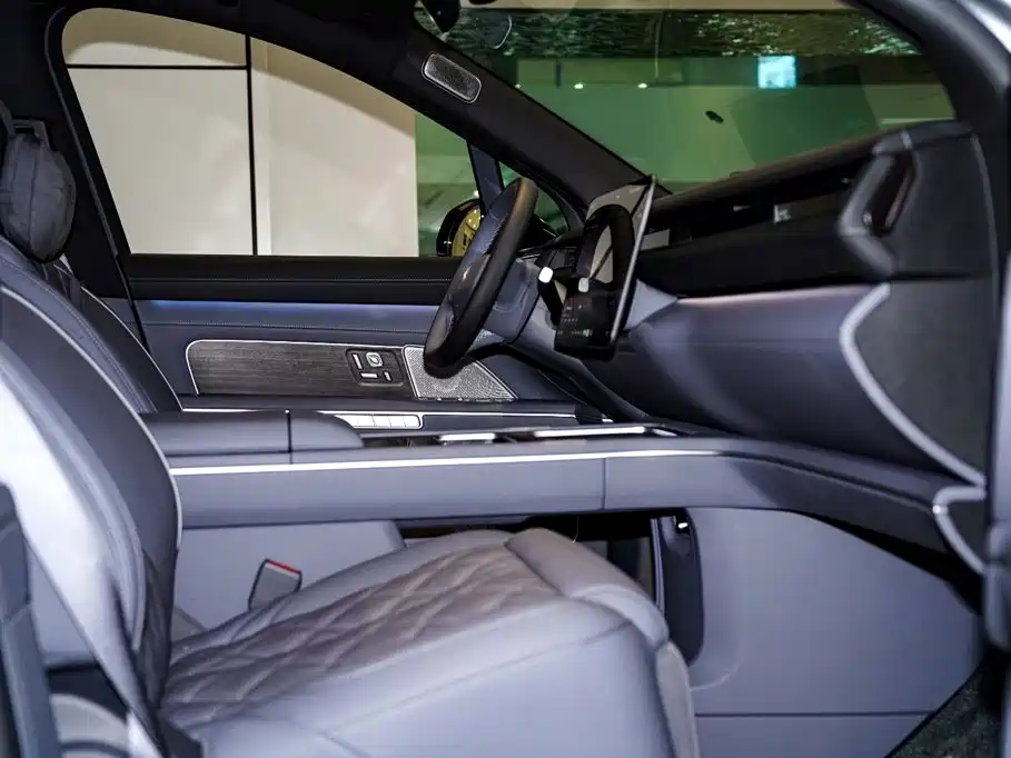 NIO ES8 2026 2025 Model 6-Seat Executive Luxury Edition