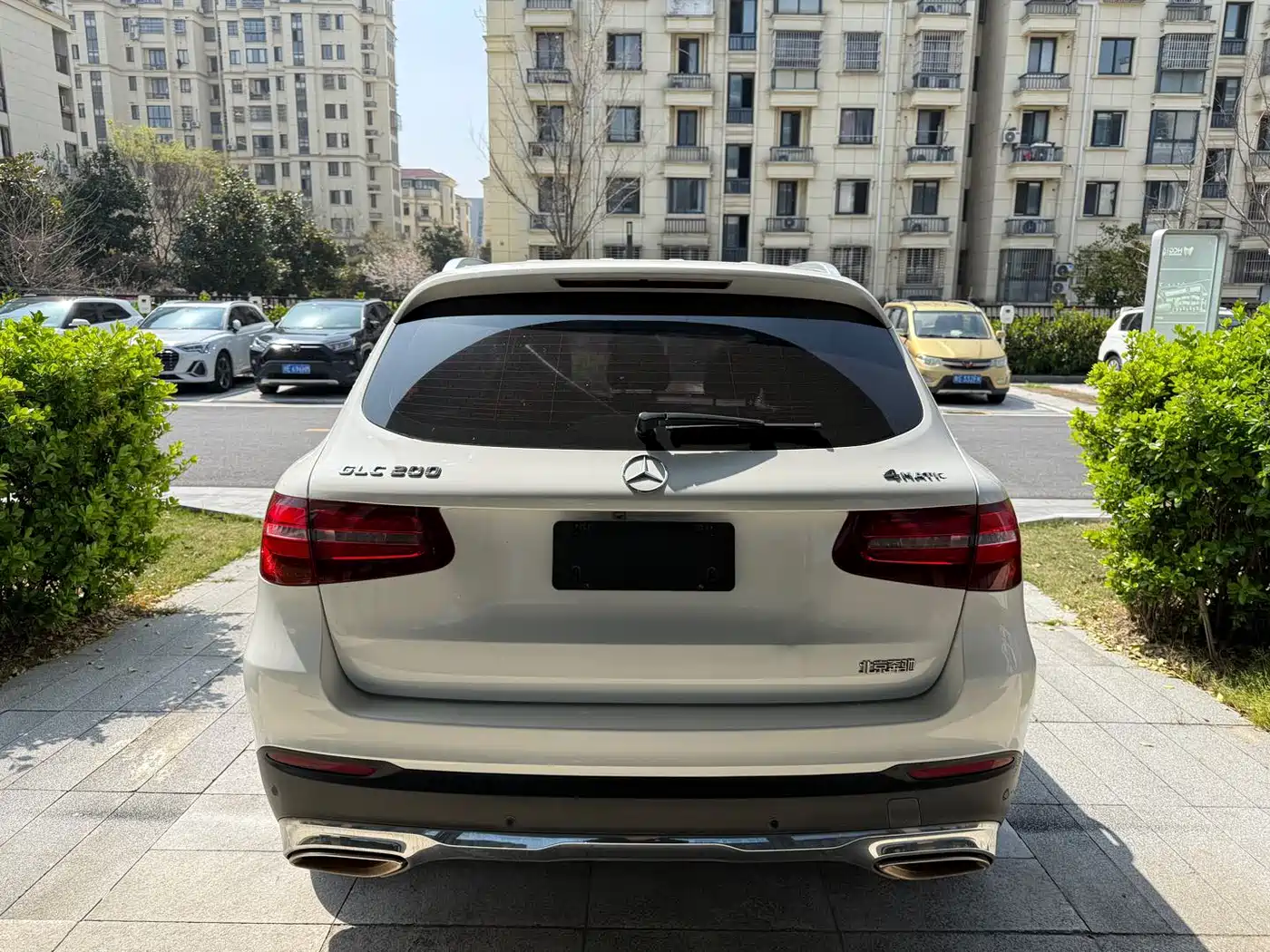 MERCEDES-BENZ GLC