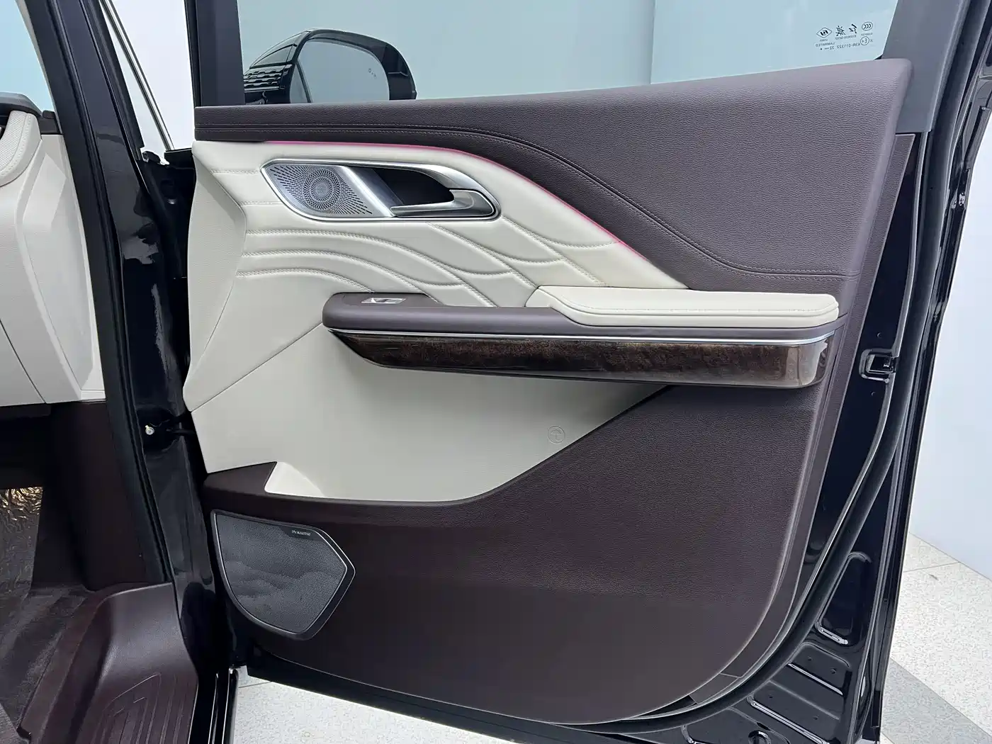 Hongqi HQ9 2023 2.0T Smart Connect Flagship фото 21