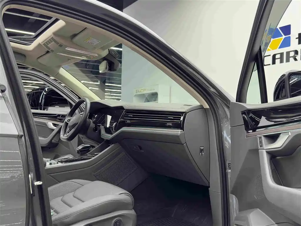 Volkswagen Touareg 2023 2022 3.0TSI Rui Xiang Edition Gloss Black Sport Package