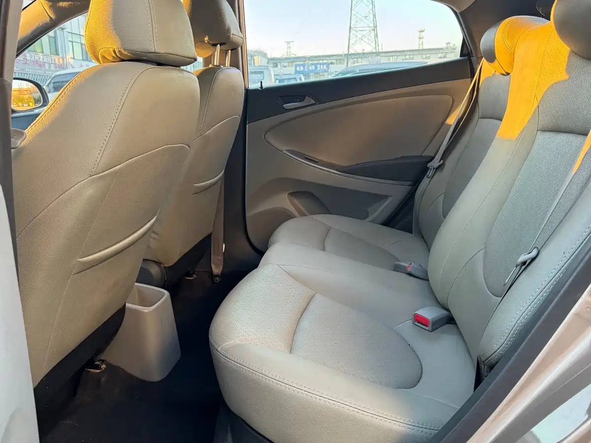 Hyundai Verna 2014 1.4L Manual Smart GLS фото 7