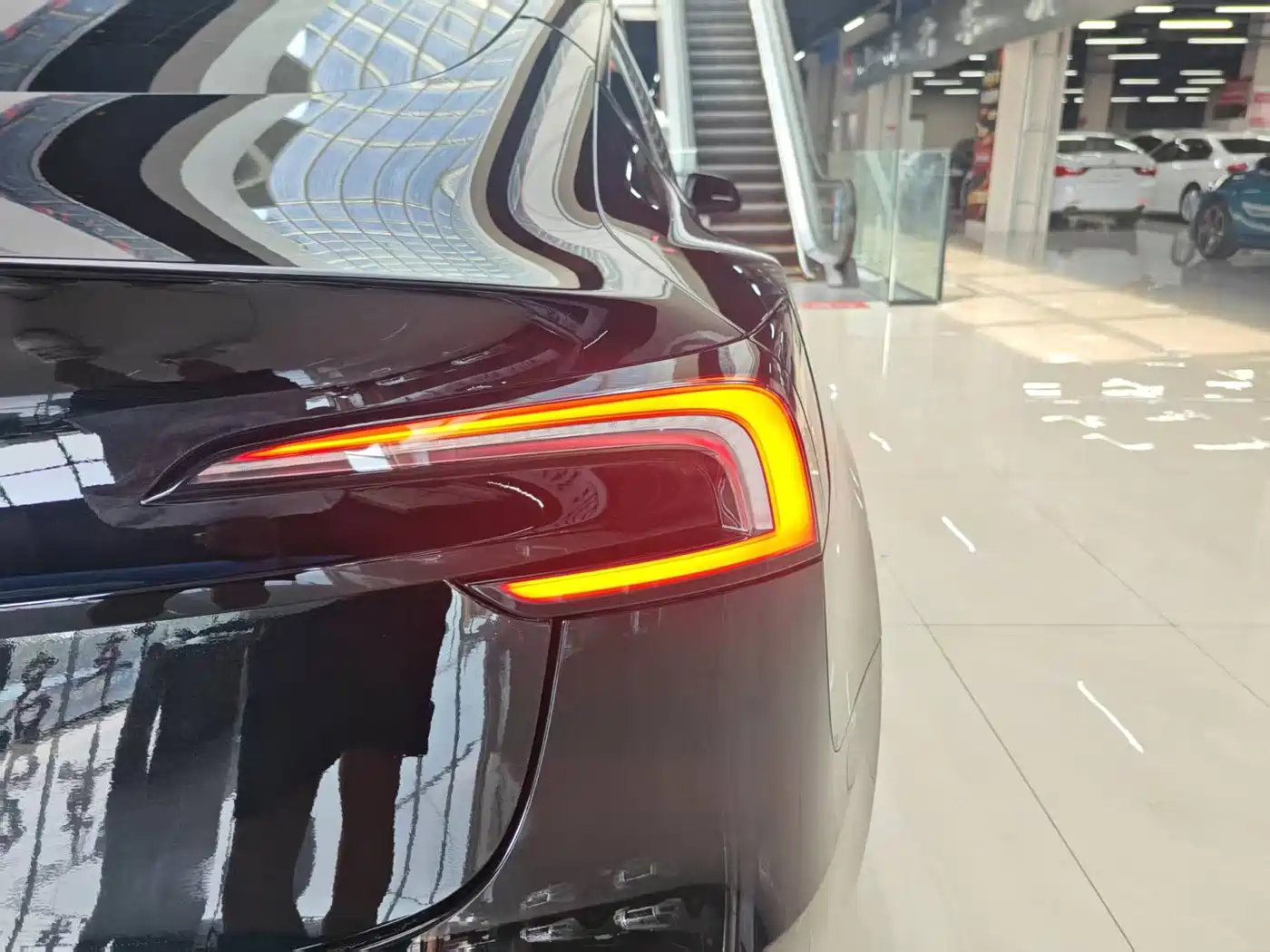 Tesla Model 3 2026 2025 Model Year Facelift Rear-Wheel Drive