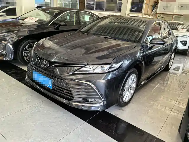 Toyota Camry 2.0G, Люкс