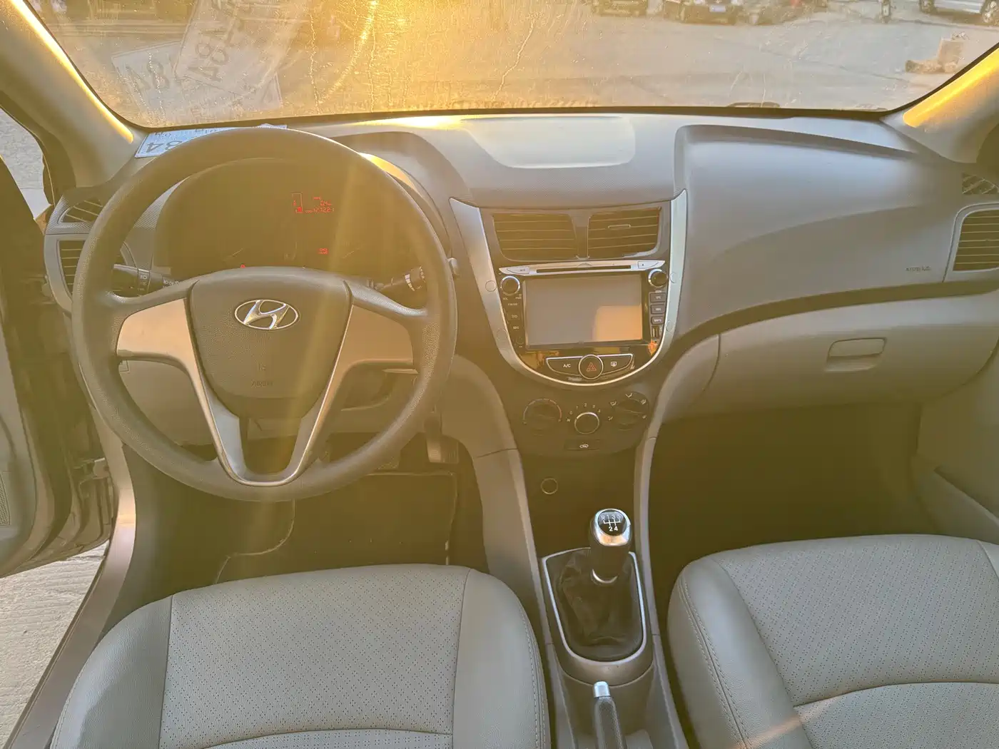 Hyundai Verna 2014 1.4L Manual Smart GLS фото 8
