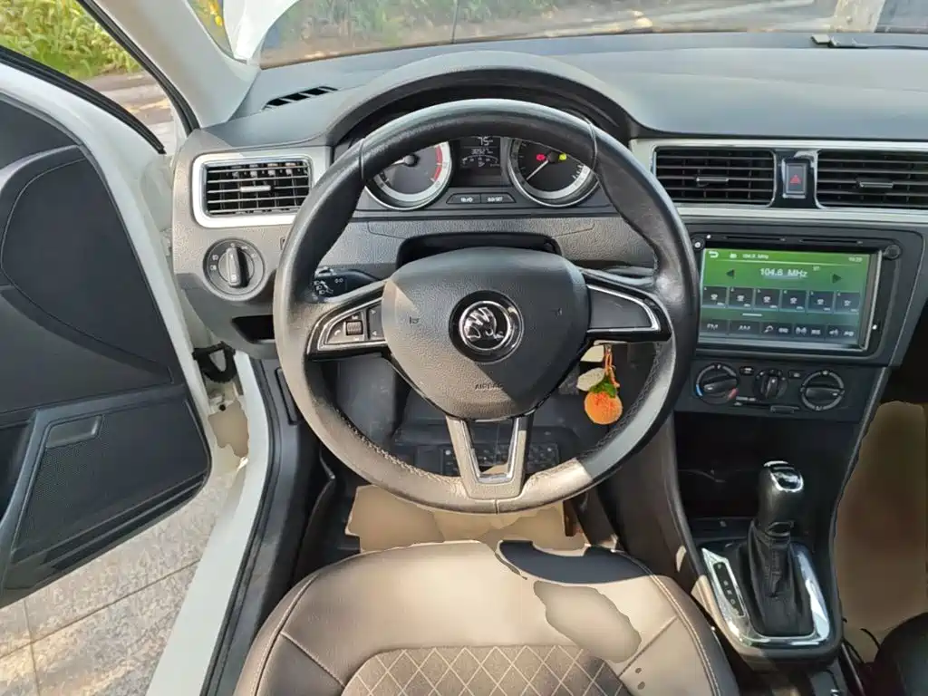 Škoda Skoda Rapid Spaceback 2019 2019 Facelift 1.5L Automatic Comfort Version China V