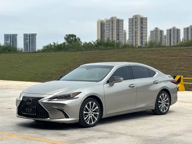 Lexus ES 2021 300h Premium Edition