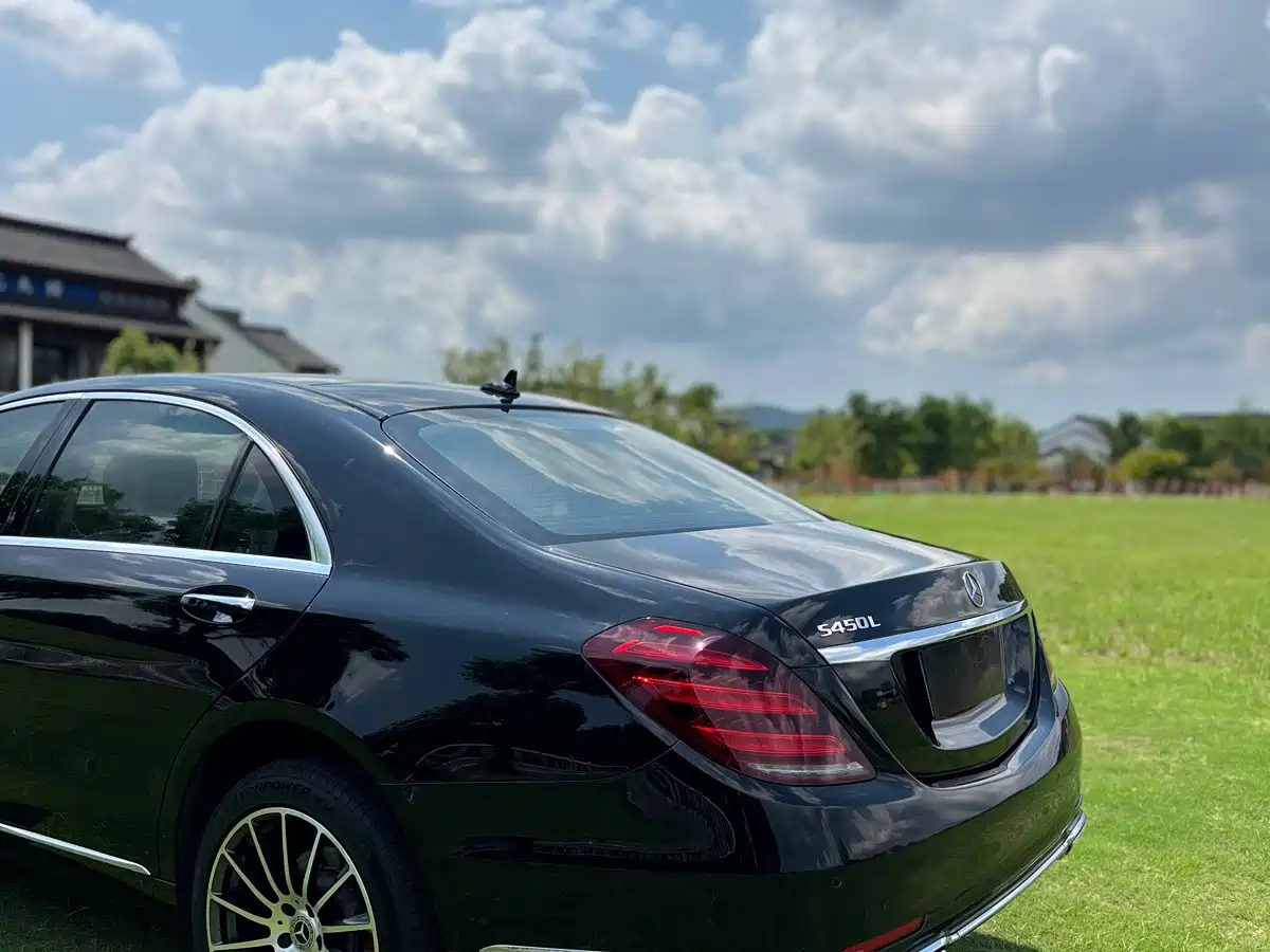 Фото 9 - Mercedes-Benz S-Class