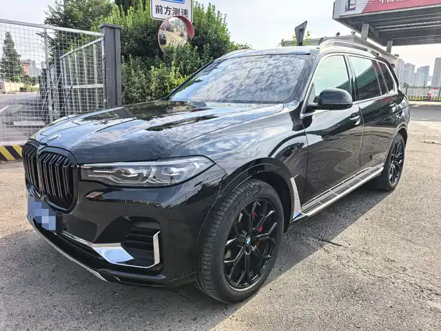 BMW X7 2022 xDrive40i Leading Luxury Package
