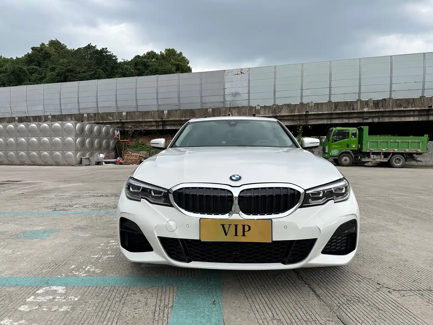 Photo 2 - BMW 3 Series