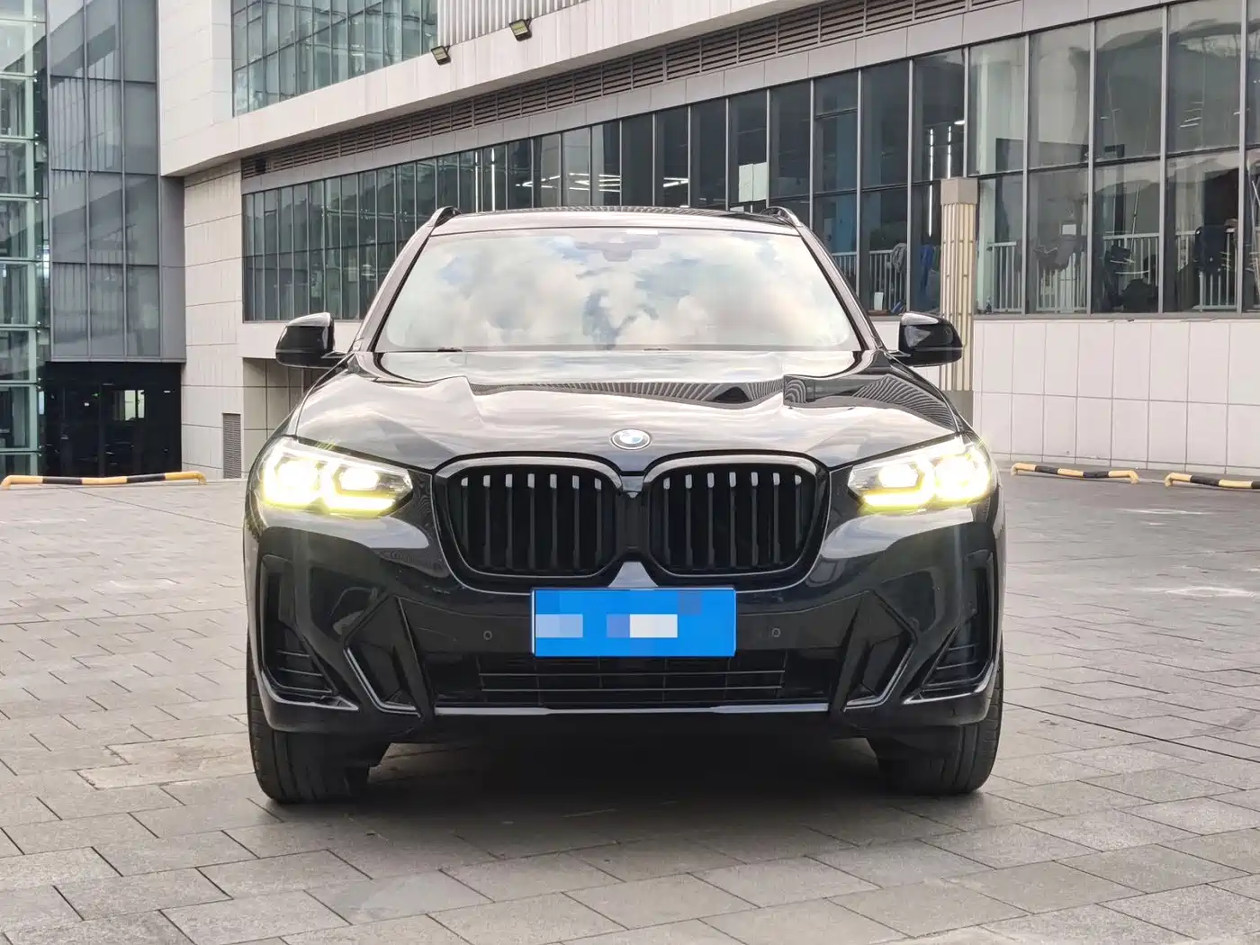 Photo 2 - BMW X3