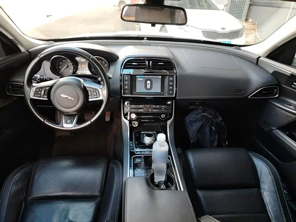 Jaguar XE 2015 2015 2.0T 200PS R-Sport