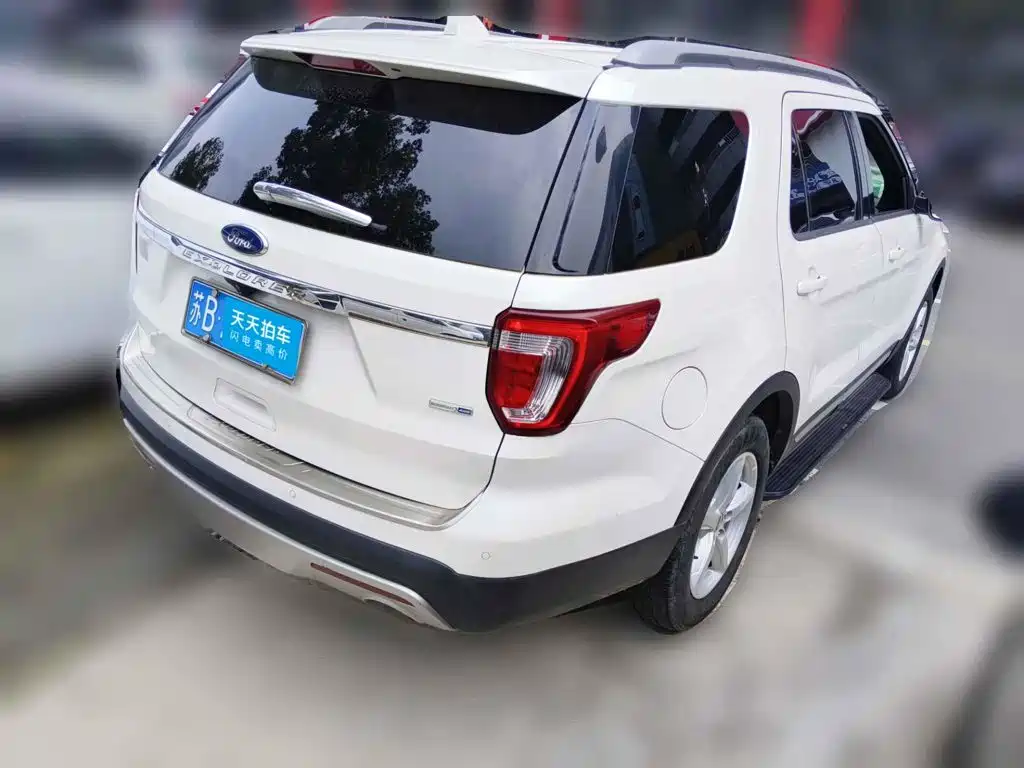 Фото 2 - Ford Explorer (Import)