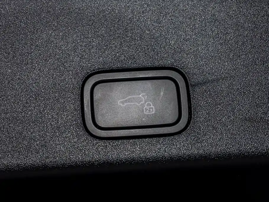 Photo 8 - Li Auto i6