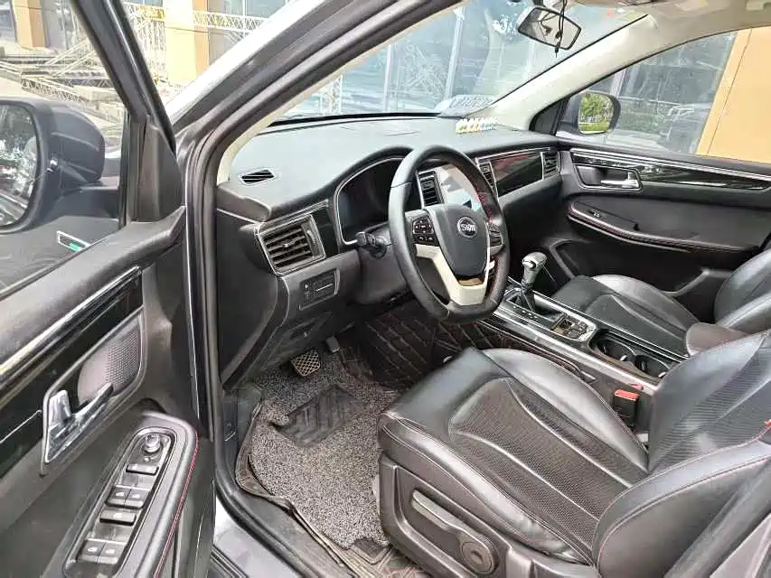 SWM Motor SWM G05 2019 2019 1.5T Automatic Luxury Model