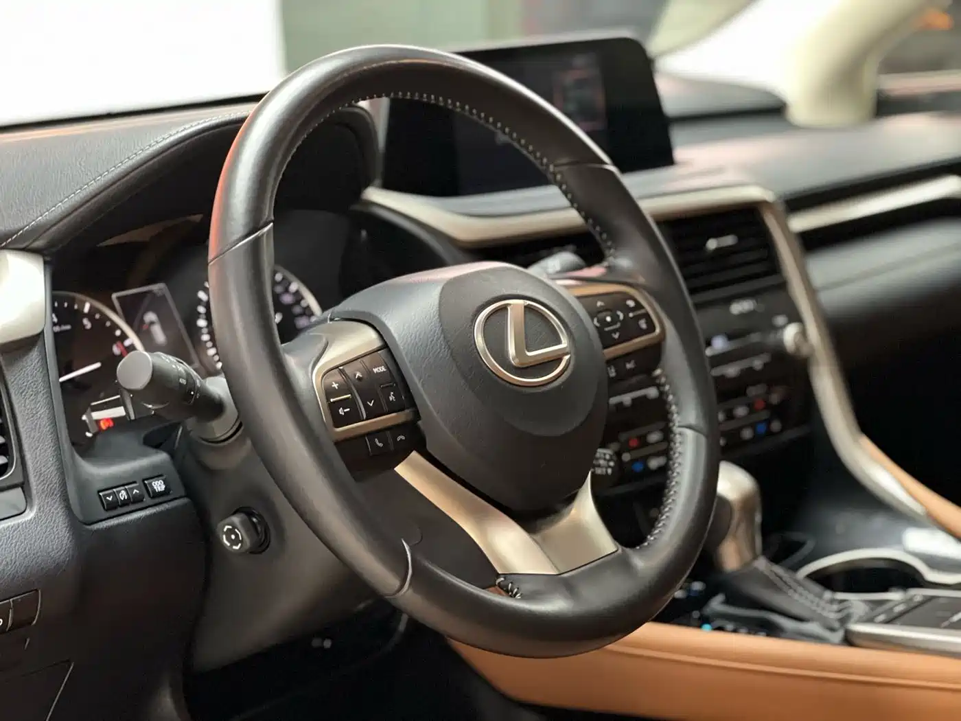 Фото 7 - Lexus RX