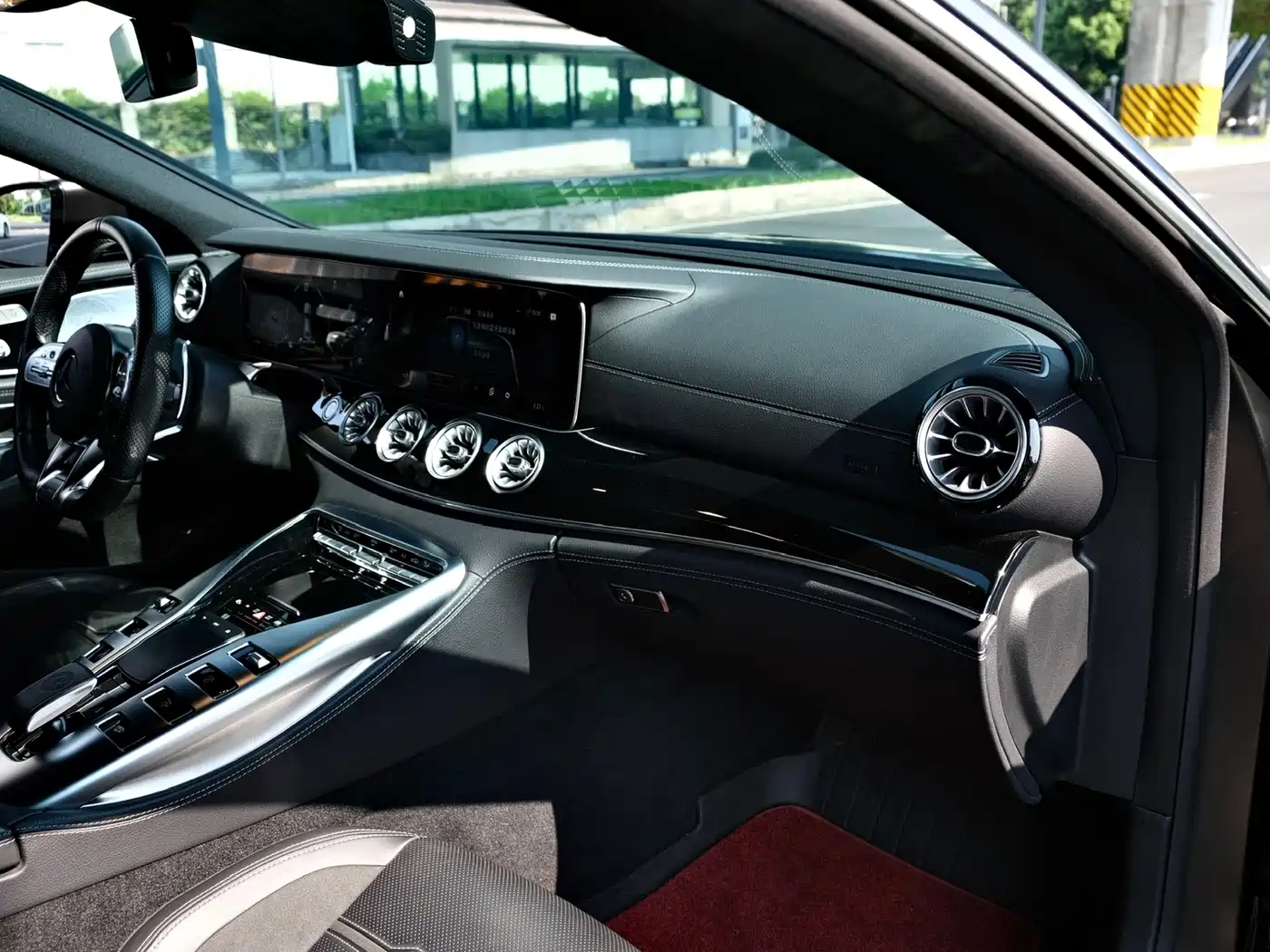 صورة 12 - Mercedes-Benz AMG GT