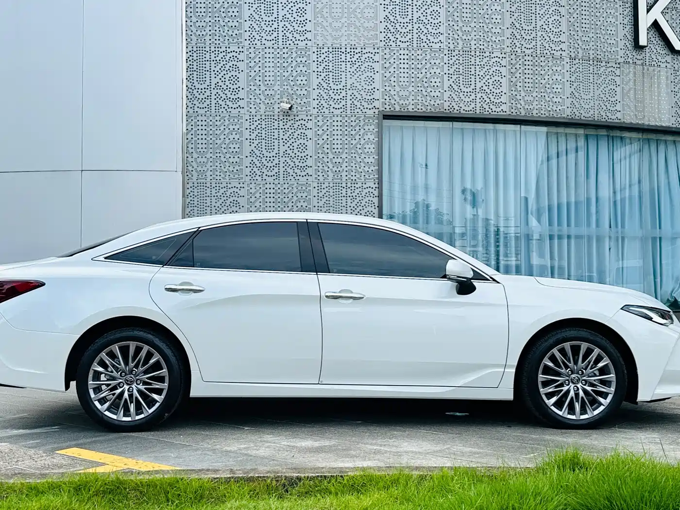 Toyota Avalon 2026 2024 2.0L Luxury Edition