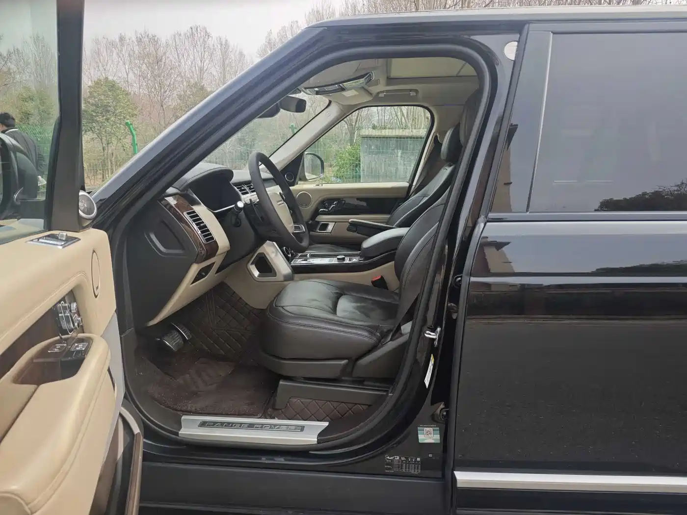 Land Rover Range Rover 2020 3.0 L6 Heritage Extended Edition фото 5