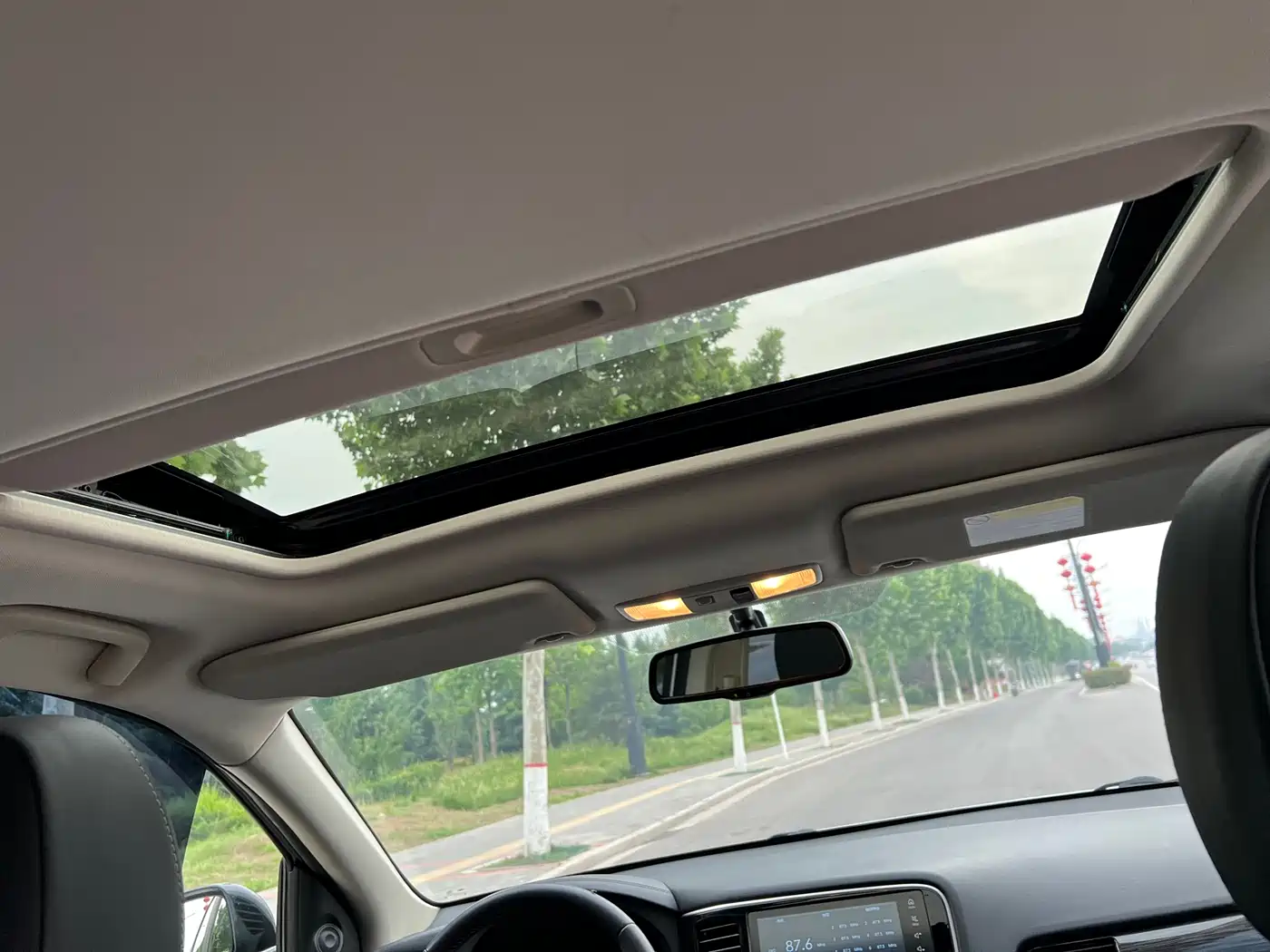 Mitsubishi Outlander 2019 2.0L 2WD Enjoy 7-Seater China VI фото 18