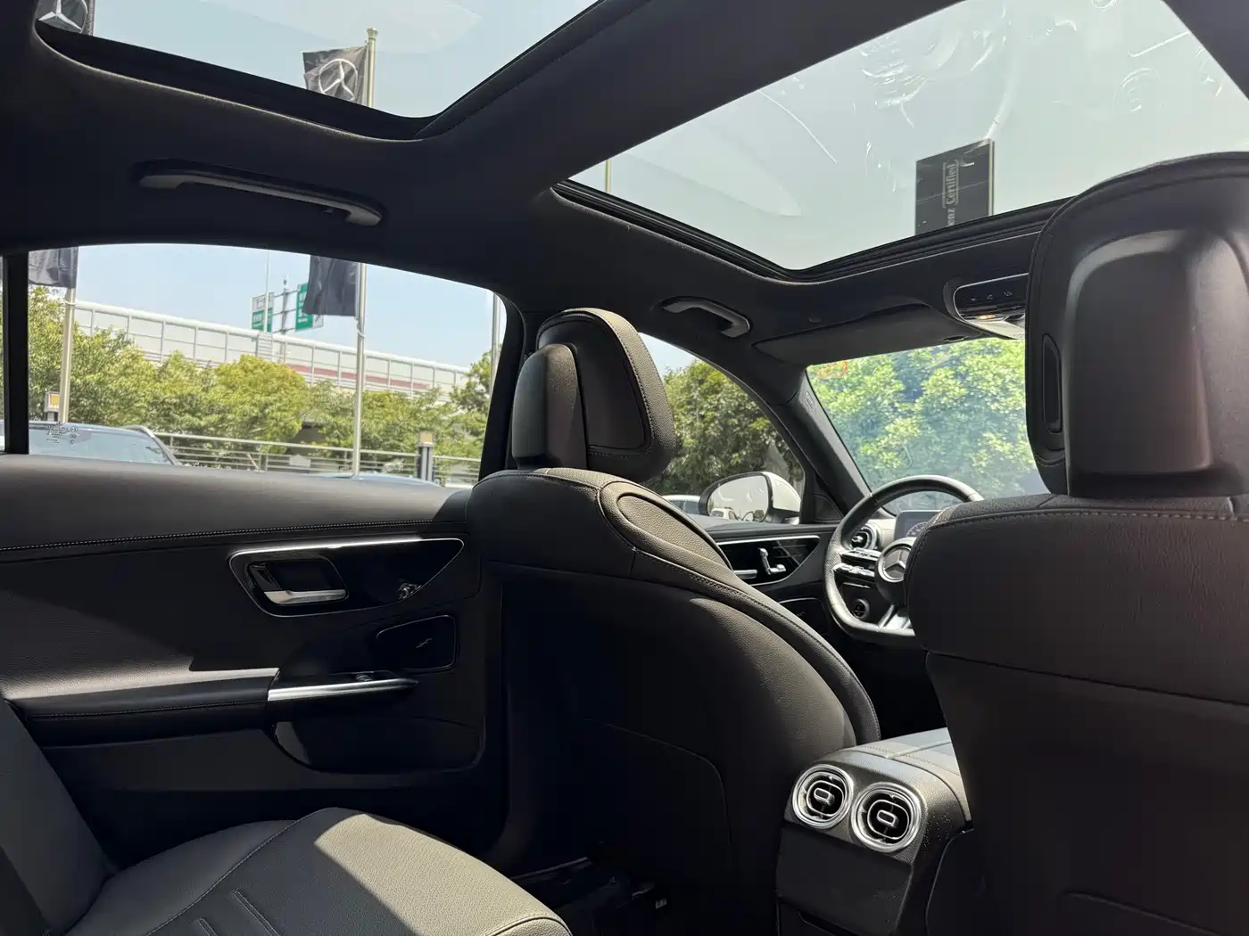 Mercedes-Benz C-Class New Energy 2023 Model Facelift II C 350 eL фото 11
