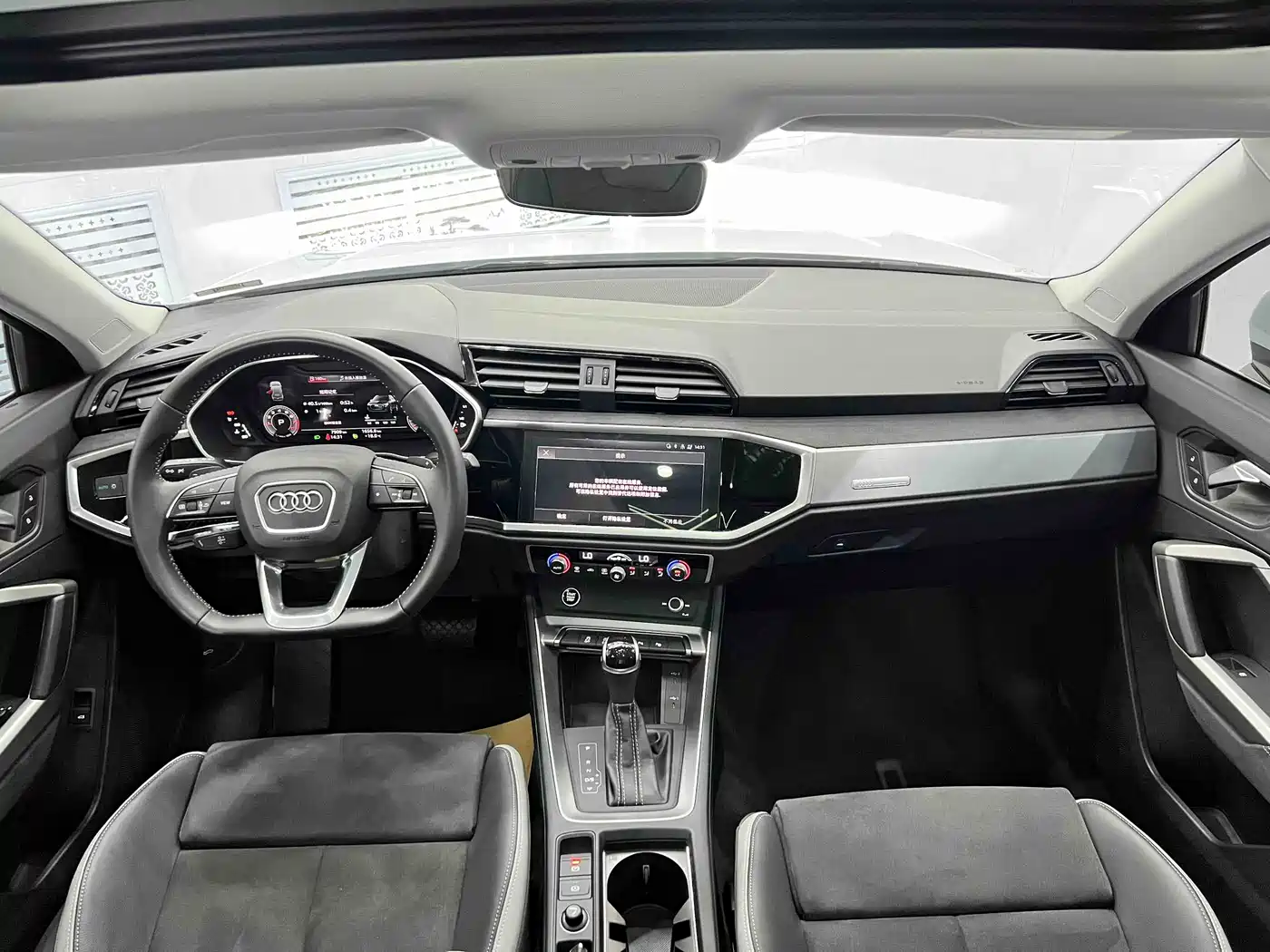 Audi Q3 2022 35 TFSI Fashion Dynamic фото 16