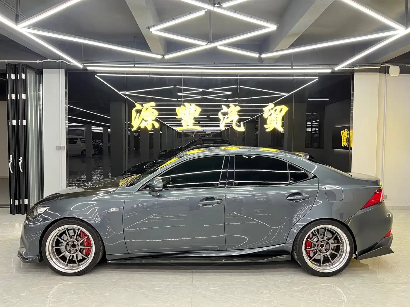 Lexus IS 2015 200t F SPORT фото 5