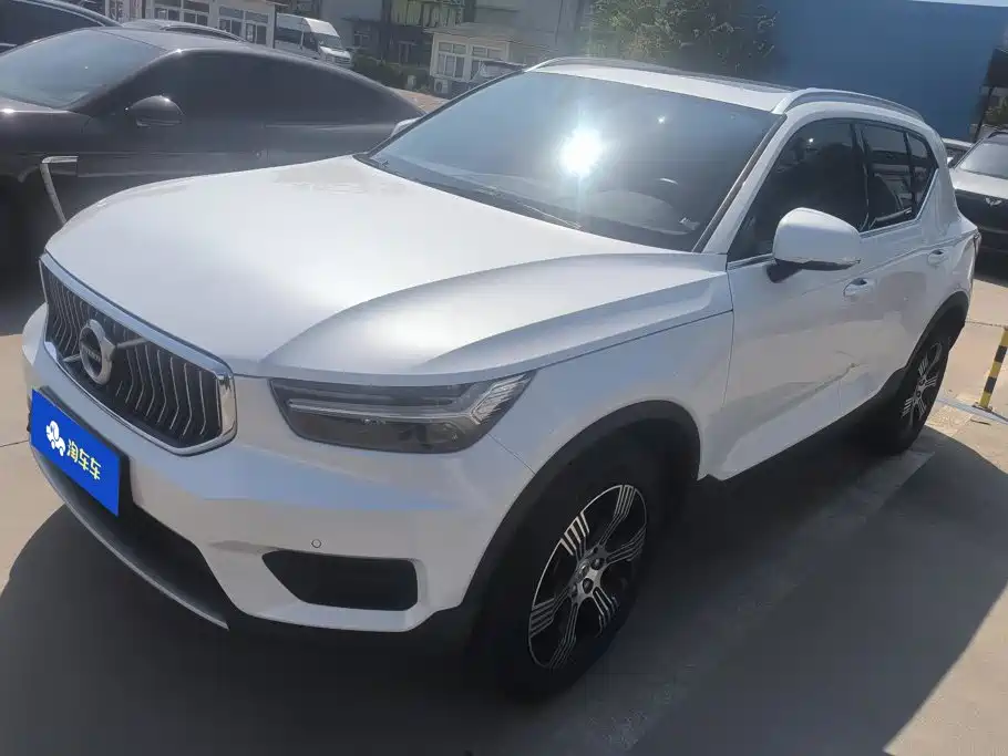 Photo 1 - Volvo XC40